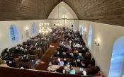 Mit einem Festgottesdienst hat die Evangelische Kirchengemeinde Mahlsdorf das zehnjährige Bestehen ihres Kindergartens am 3. März 2024 gefeiert – Einweihung der „Kinderkirche“ auf dem Außengelände. Foto: Hans-Georg Furian