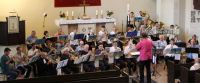 Geistliche Abendmusik in der Karlshorster "Kirche zur Frohen Botschaft" am 3. Juni 2018 unter Leitung von Angie Hunter mit Bläserinnen und Bläsern aus den Kirchenkreisen Lichtenberg-Oberspree und Nord-Ost. Foto: Jürgen Bosenius / KKLIOS