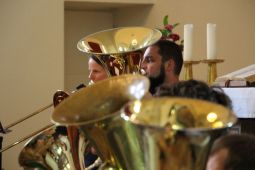 Probenwochenende in der Karlshorster "Kirche zur Frohen Botschaft" unter Leitung von Angie Hunter mit Bläserinnen und Bläsern aus den Kirchenkreisen Lichtenberg-Oberspree und Nord-Ost. Foto: Jürgen Bosenius / KKLIOS