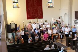 <strong>Geistliche Abendmusik in der Karlshorster "Kirche zur Frohen Botschaft" am 3. Juni 2018 unter Leitung von Angie Hunter mit Bläserinnen und Bläsern aus den Kirchenkreisen Lichtenberg-Oberspree und Nord-Ost. Foto: Jürgen Bosenius / KKLIOS</strong>