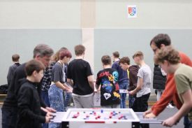 Kickerturnier 2024: 47 Teams und 100 Mitspielerinnen und Mitspieler – ein neuer Rekord! Foto: Marcel Hirschmann