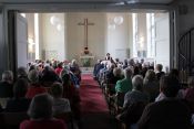 Evangelische Kirchengemeinde Schöneiche: Herzlich willkommen Pfarrerin Steffi Jawer! Foto: Jürgen Bosenius
