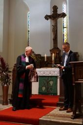 Amtseinführung von Pfarrer Sven Täuber. Foto: Raack