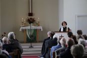 Evangelische Kirchengemeinde Schöneiche: Herzlich willkommen Pfarrerin Steffi Jawer! Foto: Jürgen Bosenius