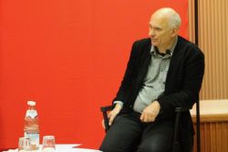 Führte souverän durch den Abend - und konnte geduldig zuhören: Pfarrer Edgar Dusdal, Berlin-Karlshorst. Sein Vortrag "Marx und der Marxismus: Von der Kritik der Religion zur politischen Religion" setzt den "Lichtenberger Dialog" am 26. April 2018 fort. Foto: Jürgen Bosenius / kklios