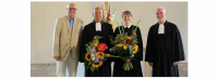 (V.l.n.r.:) Thomas Menn, Vorsitzender des Gemeindekirchenrates in Johannisthal, Pfarrer Hartmut Scheel, Pfarrerin Juliane Bach, Superintendent Hans-Georg Furian. Foto: Jürgen Bosenius / Ev. Kirchenkreis Berlin Süd-Ost