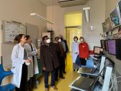 Rundgang durch das Haus: Generalsekretär der Ev.-Lutherischen Gossner Kirche in Indien Iswar Datt Kandulna besucht Evangelisches Krankenhaus Königin Elisabeth Herzberge (KEH) in Berlin-Lichtenberg