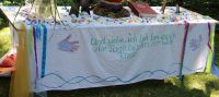 KinderBibelCamp 2016 in Neuenhagen - selbst gestalteter Altar auf dem Gelände der Ev. Kirche Neuenhagen-Süd. Foto: kklios