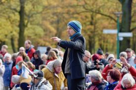 Kirchenkreisfest am Reformationstag 2017 im FEZ-Berlin: Michael Dallmann dirigiert den Kreisposaunenchor. Foto: Uwe Baumann / kklios
