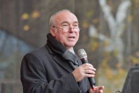 Kirchenkreisfest am Reformationstag 2017 im FEZ-Berlin: Superintendent Hans-Georg Furian eröffnet um 15.17 Uhr das Kirchenkreisfest. Foto: Uwe Baumann / kklios