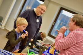 Kirchenkreisfest am Reformationstag 2017 im FEZ-Berlin: InstrumentenBlechWerkstatt – Trompete, Waldhorn und Co zum Anfassen und Ausprobieren beim Kirchenkreisfest. Foto: Uwe Baumann / kklios