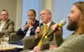 Kirchenkreisfest am Reformationstag 2017 im FEZ-Berlin: Podiumsdiskussion "Wie weiter mit der Demokratie?" mit (v.l.n.r.) Bezirksbürgermeister Oliver Igel (SPD), Christian Gräff MdA (CDU), Hans-Georg Furian und Christian Arbeit (Pressesprecher 1. FC Union Berlin). Foto: Uwe Baumann / kklios