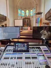 „Und Dein Soulfood?“ – Konfi-Nacht des Kirchenkreises in der Kirche „Zum Vaterhaus“ in Baumschulenweg. Foto: Mandy Endter