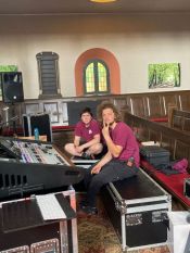 „Und Dein Soulfood?“ – Konfi-Nacht des Kirchenkreises in der Kirche „Zum Vaterhaus“ in Baumschulenweg. Foto: Mandy Endter