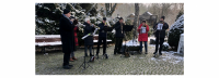 Mit Handschuhen, Schals und Mützen: Bläserinnen und Bläser des Kirchenkreises unter Leitung von Jürgen Hahn am Ewigkeitssonntag auf dem Biesdorfer Friedhof. Foto: ekbso.de