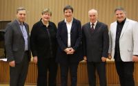 (V.l.n.r.:) Oberkonsistorialrat Dr. Friedhelm Kraft, Pfarrerin Beatrix Forck, Anna-Katharina Seeber, Superintendent Hans-Georg Furian, Kreiskatechet Jens Blanck. Foto: Jürgen Bosenius / kklios.de