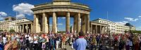 Posaunen statt Parolen vor dem Brandenburger Tor am 7. Mai. Foto: kklios