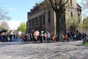 70 Jahre Dorfkita Marzahn: Umzug der Festgemeinde zur Dorfkirche. Foto: kklios