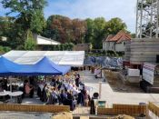 Ev. Versöhungskirchengemeinde Berlin-Biesdorf: Grundsteinlegung des neuen Gemeindehauses auf dem Pfarrhof. Foto: Ev. Versöhungskirchengemeinde Berlin-Biesdorf