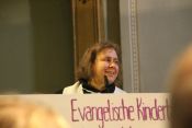 Pfarrerin Marit von Homeyer. „Arche Kunterbunt“: Ev. Stadtkirchengemeinde Köpenick feiert Einweihung der neuen Kita mit großem Gemeindefest. Foto: Jürgen Bosenius / kklios.de