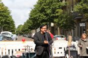Lichtenbergs Bezirksbürgermeister Michael Grunst. „Wir lassen uns das nicht bieten!“ – Lichtenberger Kiezkneipe „Morgen wird besser“ feiert Wiedereröffnung. Foto: kklios.de
