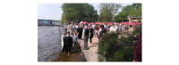Tolles Tauffest am Müggelsee – mit elf Taufen im Friedrichshagener Seebad. Foto: Ev. Kirchengemeinde Friedrichshagen