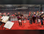 "Eiserne Bläser" des Ev. Kirchenkreises Berlin Süd-Ost spielen im Stadion An der Alten Försterei beim Weihnachtssingen 2024 von Union Berlin. Foto: EKBSO