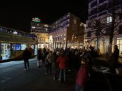 Alle Fotos hier! Weihnachtsbläserbus 2025: „Zugabe“-Rufe in Hellersdorf, wunderbarer Mitsing-Gottesdienst in der Erlöserkirche und 1.600 Euro für den Kältebus. Foto: Jürgen Bosenius