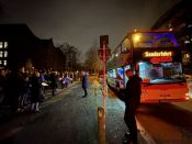 Alle Fotos hier! Weihnachtsbläserbus 2025: „Zugabe“-Rufe in Hellersdorf, wunderbarer Mitsing-Gottesdienst in der Erlöserkirche und 1.600 Euro für den Kältebus. Foto: Jürgen Bosenius