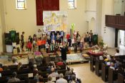 Kindermusical „Der barmherzige Samariter“ begeistert in der Karlshorster „Kirche zur frohen Botschaft“ am 19. Juni 2022. Foto: Jürgen Bosenius / Kirchenkreis Berlin Süd-Ost
