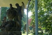 Kreuzberger Impressionen - auf dem Prominentenfriedhof vor dem Halleschen Tor. Foto: Lothar Beetz