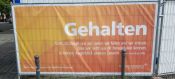 Clevere Idee: neue Banner für die Umzäunung der Christophoruskirche in Berlin-Friedrichshagen. Foto: Friedrich Böhme