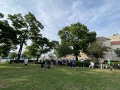 Der Kirchenkreisposaunenchor vor dem Rathaus Köpenick: Fête de la Musique 2023 – auch im Kirchenkreis Berlin Süd-Ost war ganz schön was los am 21. Juni! Foto: Jürgen Bosenius