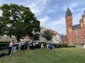 Der Kirchenkreisposaunenchor vor dem Rathaus Köpenick: Fête de la Musique 2023 – auch im Kirchenkreis Berlin Süd-Ost war ganz schön was los am 21. Juni! Foto: Jürgen Bosenius