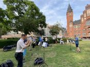 Der Kirchenkreisposaunenchor vor dem Rathaus Köpenick: Fête de la Musique 2023 – auch im Kirchenkreis Berlin Süd-Ost war ganz schön was los am 21. Juni! Foto: Jürgen Bosenius