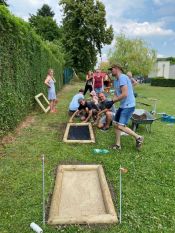Ein Abschiedsgeschenk der besonderen Art – neuer „Fußfühlpfad“ im Kindergarten Mahlsdorf