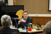 „Frieden schaffen – ohne Waffen!?“ – Auftakt des „Lichtenberger Dialogs 2023“ mit Altbischof Wolfgang Huber. Foto: Jürgen Bosenius