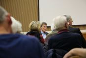 „Frieden schaffen – ohne Waffen!?“ – Auftakt des „Lichtenberger Dialogs 2023“ mit Altbischof Wolfgang Huber. Foto: Jürgen Bosenius