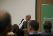 „Frieden schaffen – ohne Waffen!?“ – Auftakt des „Lichtenberger Dialogs 2023“ mit Altbischof Wolfgang Huber. Foto: Jürgen Bosenius
