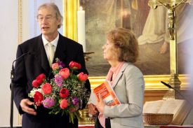 GKR-Vorsitzender Dr. Wolfgang Harder und Fördervereinsvorsitzende Dr. Barbara Schwantes. Foto: kklios