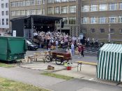 Mehr als 1.500 Menschen besuchen den Kreiskirchentag auf dem Campus für Demokratie in Berlin-Lichtenberg. Foto: ekbso.de