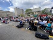 Mehr als 1.500 Menschen besuchen den Kreiskirchentag auf dem Campus für Demokratie in Berlin-Lichtenberg. Foto: ekbso.de