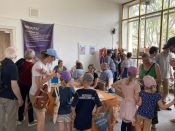 Mehr als 1.500 Menschen besuchen den Kreiskirchentag auf dem Campus für Demokratie in Berlin-Lichtenberg. Foto: ekbso.de