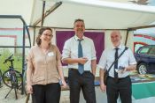 „Weil hier etwas mit Zukunft passiert!“ – Diakonie-Sommerfest im Pfarrgarten der Ev. Kirchengemeinde Lichtenberg. Fotos: SozDia Stiftung Berlin