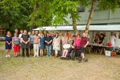 „Weil hier etwas mit Zukunft passiert!“ – Diakonie-Sommerfest im Pfarrgarten der Ev. Kirchengemeinde Lichtenberg. Fotos: SozDia Stiftung Berlin