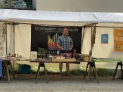 „Weil hier etwas mit Zukunft passiert!“ – Diakonie-Sommerfest im Pfarrgarten der Ev. Kirchengemeinde Lichtenberg. Foto: Jürgen Bosenius