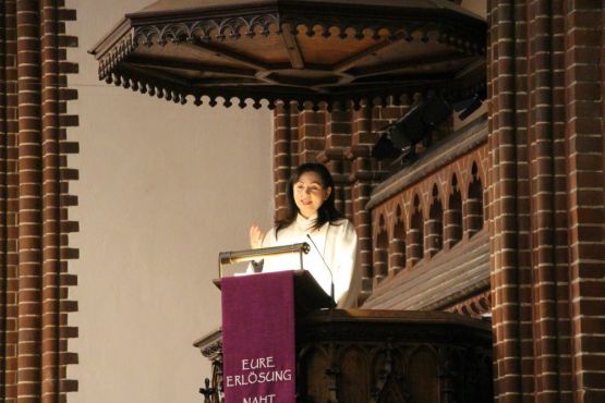 Ev. Paul-Gerhardt-Kirchengemeinde Lichtenberg: Auf Wiedersehen, Pfarrerin Sapna Joshi! Foto: Jürgen Bosenius