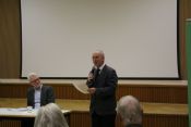 „Natürlich, Demokratie ist anstrengend!“ – Wolfgang Thierse zu Gast beim „4. Lichtenberger Dialog“ des Ev. Kirchenkreises Berlin Süd-Ost. Foto: Jürgen Bosenius / Ev. Kirchenkreis Berlin Süd-Ost