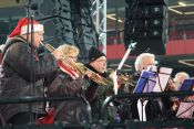 Union Berlin: "Eiserne Bläser" des Ev. Kirchenkreises Berlin Süd-Ost spielen beim Weihnachtssingen 2022 im Stadion An der Alten Försterei. Foto: Jürgen Bosenius