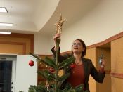 Eine gesegnete Adventszeit wünschen Ihnen die hauptamtlich Mitarbeitenden des Ev. Kirchenkreises Berlin Süd-Ost im Kirchlichen Verwaltungsamt und in der Superintendentur. Foto: ekbso.de